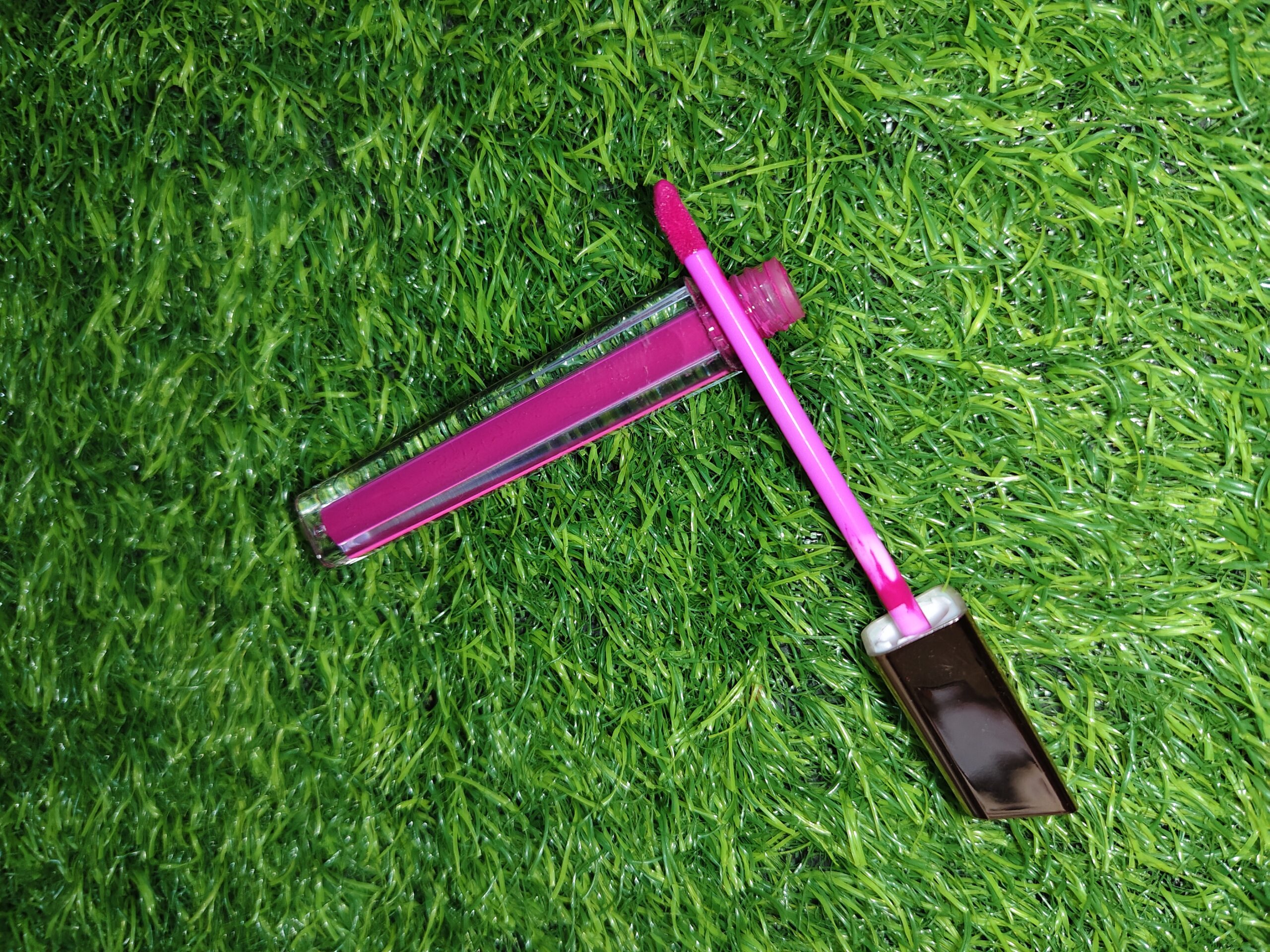 Long-Lasting Matte Liquid Lip Gloss